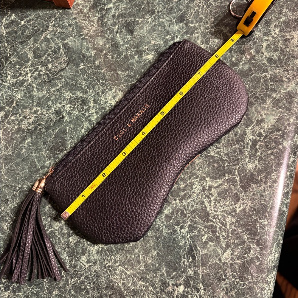 ZiGi & Marais Pouch or Sunglass Case with Stripe and Tassel - Picture 7 of 8